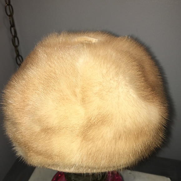 Vintage fur hat main image 5